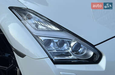 Купе Nissan GT-R 2013 в 