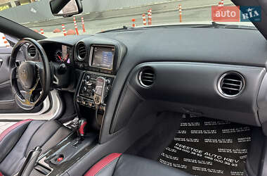 Купе Nissan GT-R 2013 в 