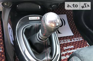 Внедорожник / Кроссовер Nissan Juke 2015 в 