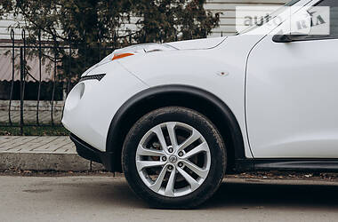 Позашляховик / Кросовер Nissan Juke 2013 в 