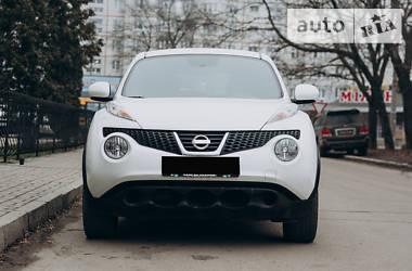 Позашляховик / Кросовер Nissan Juke 2013 в 