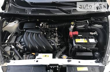 Позашляховик / Кросовер Nissan Juke 2014 в 