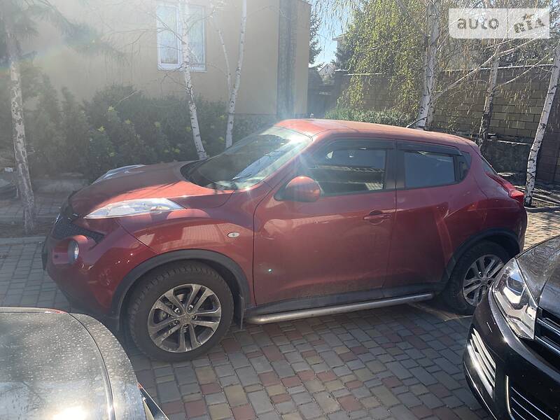 Позашляховик / Кросовер Nissan Juke 2013 в 