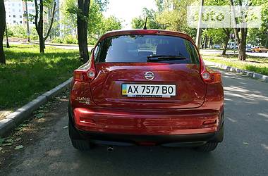Позашляховик / Кросовер Nissan Juke 2014 в 