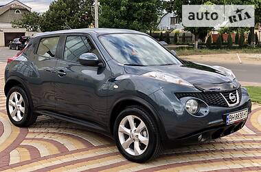 Позашляховик / Кросовер Nissan Juke 2012 в 
