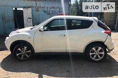 Позашляховик / Кросовер Nissan Juke 2012 в 