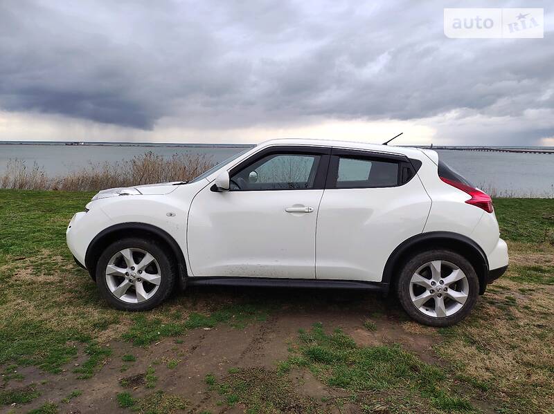 Позашляховик / Кросовер Nissan Juke 2011 в Одесі