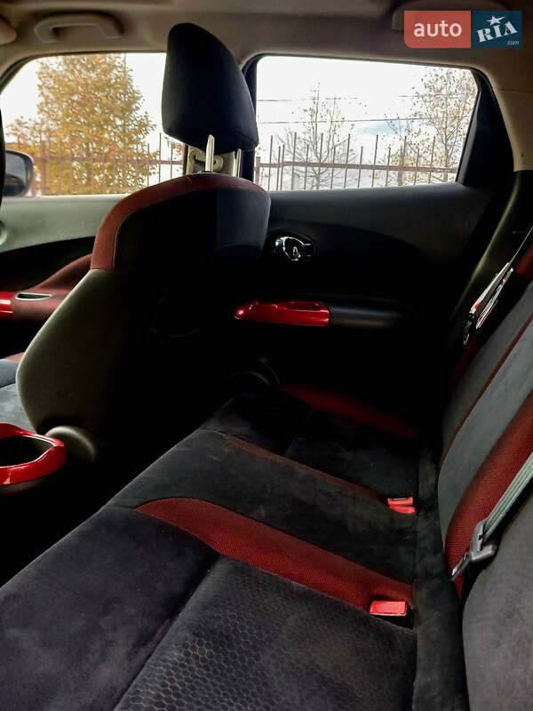 Позашляховик / Кросовер Nissan Juke 2015 в Києві