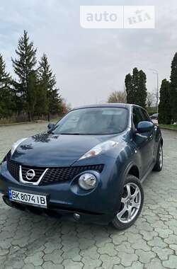 Внедорожник / Кроссовер Nissan Juke 2010 в Буче