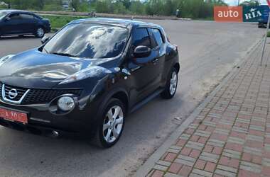 Позашляховик / Кросовер Nissan Juke 2010 в 