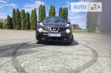 Внедорожник / Кроссовер Nissan Juke 2011 в Дубно