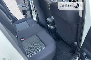 Позашляховик / Кросовер Nissan Juke 2019 в 
