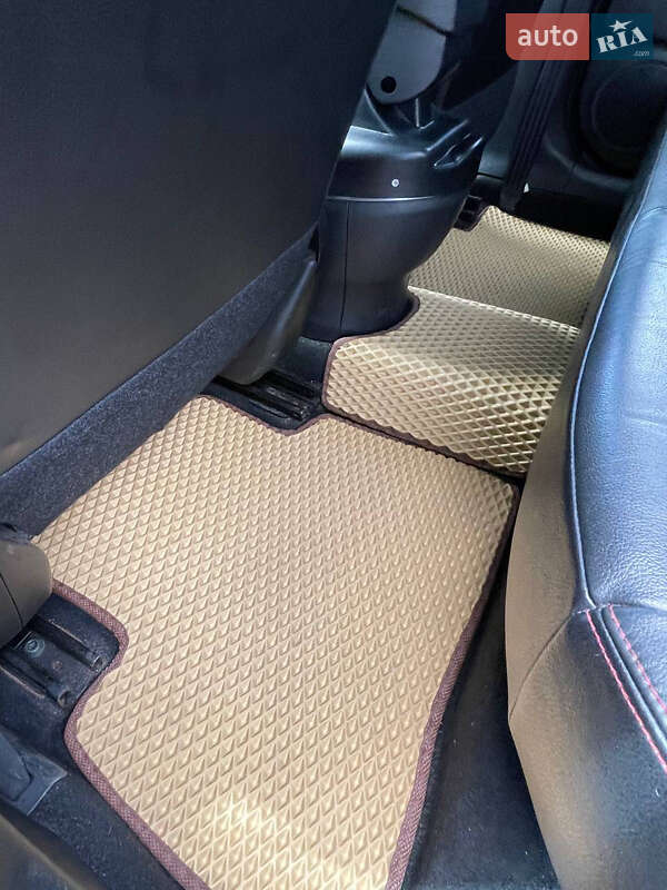 Внедорожник / Кроссовер Nissan Juke 2011 в Дублянах