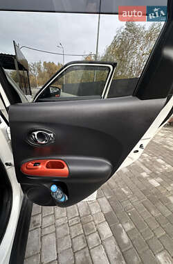 Внедорожник / Кроссовер Nissan Juke 2018 в 