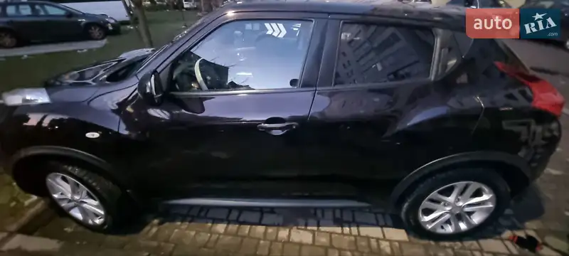 Внедорожник / Кроссовер Nissan Juke 2013 в 