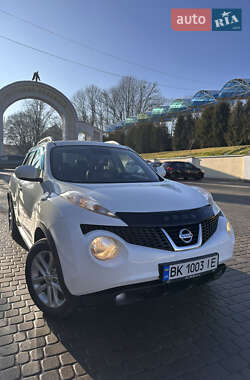 Внедорожник / Кроссовер Nissan Juke 2010 в Ровно