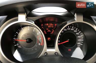 Внедорожник / Кроссовер Nissan Juke 2017 в 