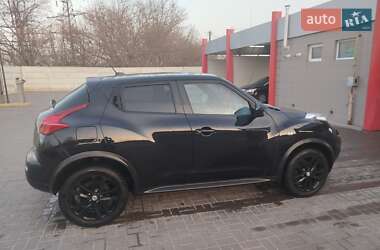 Внедорожник / Кроссовер Nissan Juke 2011 в 