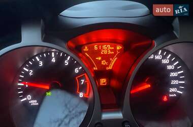 Внедорожник / Кроссовер Nissan Juke 2014 в 