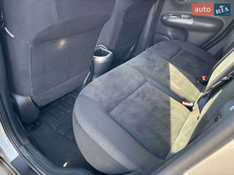 Внедорожник / Кроссовер Nissan Juke 2011 в Стрые