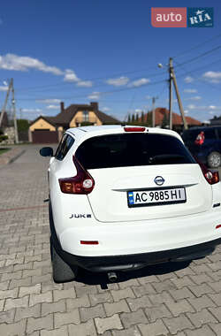 Внедорожник / Кроссовер Nissan Juke 2010 в 