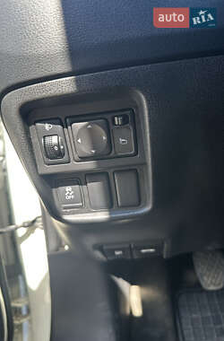 Внедорожник / Кроссовер Nissan Juke 2010 в 