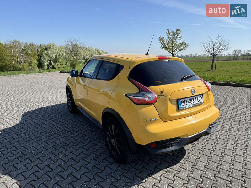 Позашляховик / Кросовер Nissan Juke 2015 в Львові