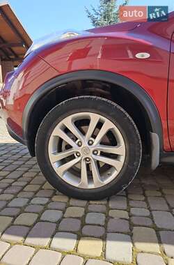 Внедорожник / Кроссовер Nissan Juke 2011 в 
