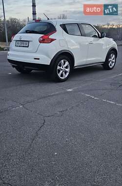 Позашляховик / Кросовер Nissan Juke 2012 в 