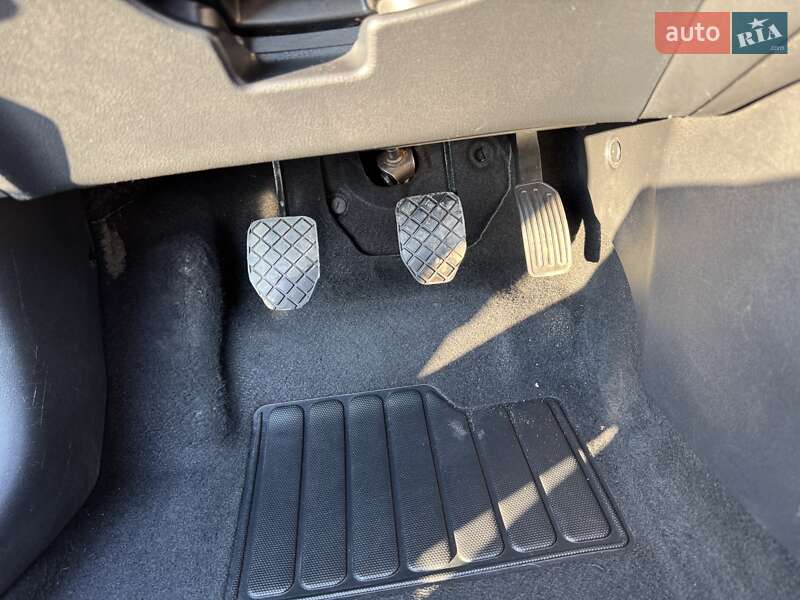 Позашляховик / Кросовер Nissan Juke 2012 в Калуші