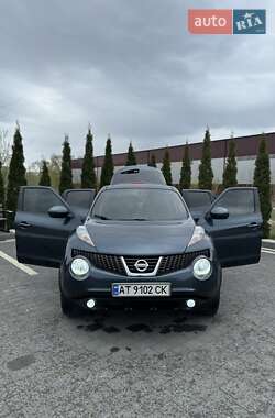 Внедорожник / Кроссовер Nissan Juke 2010 в 