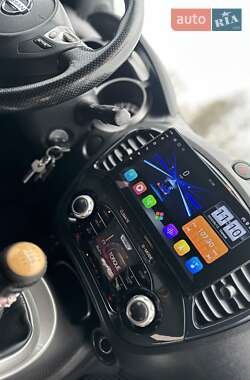 Внедорожник / Кроссовер Nissan Juke 2010 в 