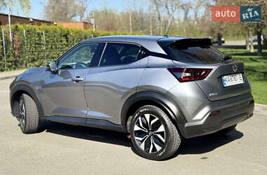 Внедорожник / Кроссовер Nissan Juke 2021 в 