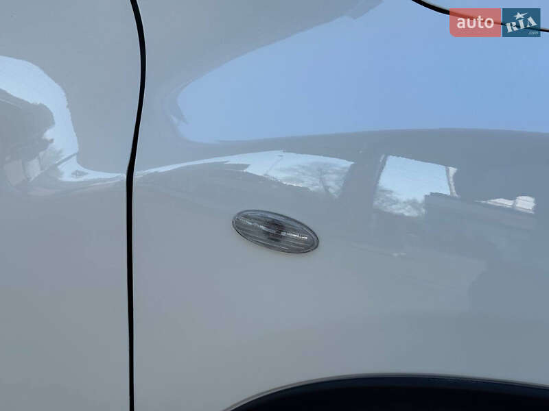 Позашляховик / Кросовер Nissan Juke 2013 в Дніпрі