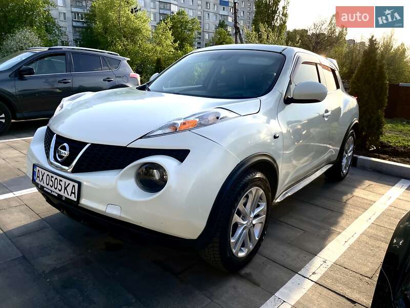 Внедорожник / Кроссовер Nissan Juke 2011 в 