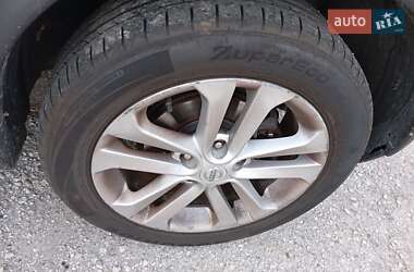 Внедорожник / Кроссовер Nissan Juke 2014 в 