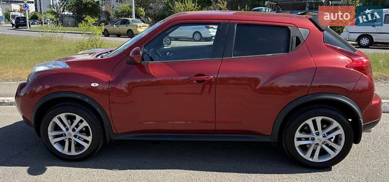 Позашляховик / Кросовер Nissan Juke 2014 в 