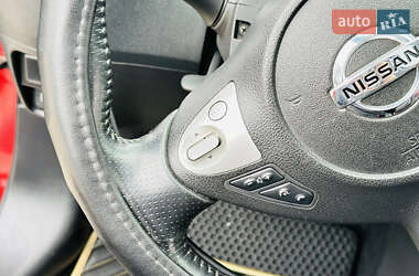 Позашляховик / Кросовер Nissan Juke 2012 в 