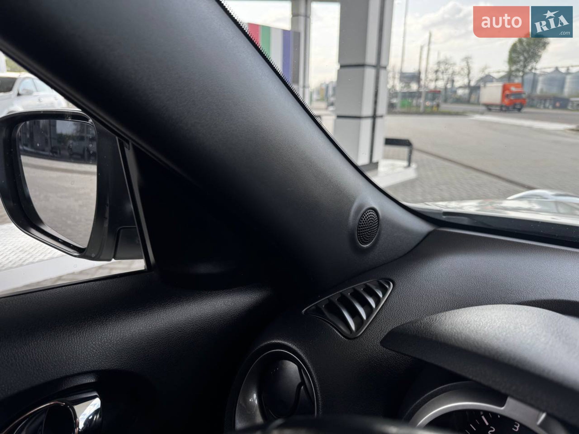 2018 Nissan Juke - мініатюра 2