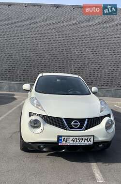 Позашляховик / Кросовер Nissan Juke 2011 в 