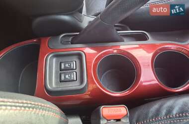 Внедорожник / Кроссовер Nissan Juke 2011 в 