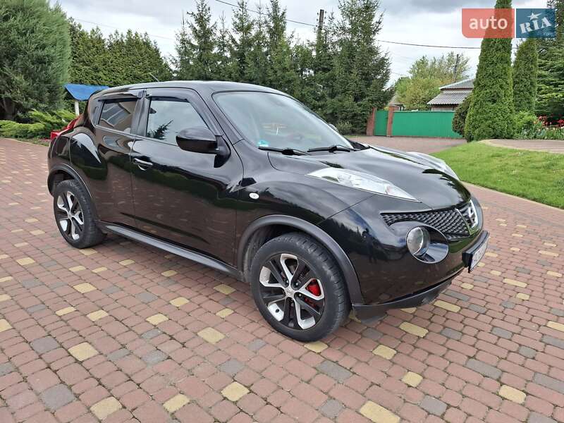 Внедорожник / Кроссовер Nissan Juke 2011 в 