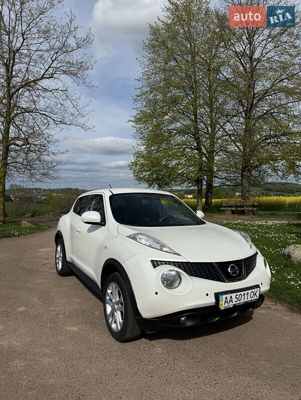 Позашляховик / Кросовер Nissan Juke 2014 в 