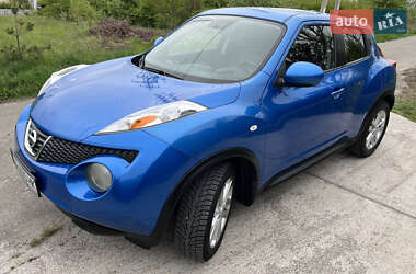 Позашляховик / Кросовер Nissan Juke 2010 в 