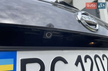 Внедорожник / Кроссовер Nissan Juke 2013 в 