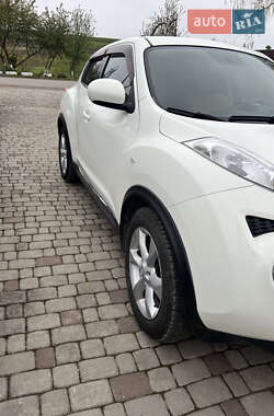 Позашляховик / Кросовер Nissan Juke 2012 в 