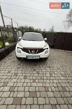 Позашляховик / Кросовер Nissan Juke 2012 в 