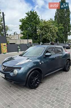 Позашляховик / Кросовер Nissan Juke 2013 в 