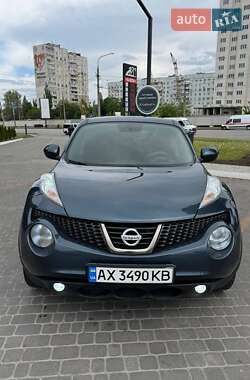Позашляховик / Кросовер Nissan Juke 2013 в 