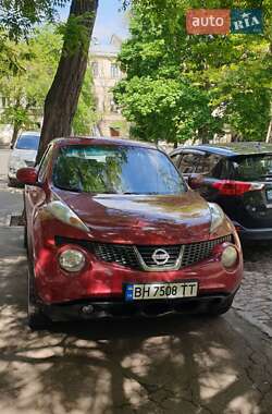 Внедорожник / Кроссовер Nissan Juke 2013 в 